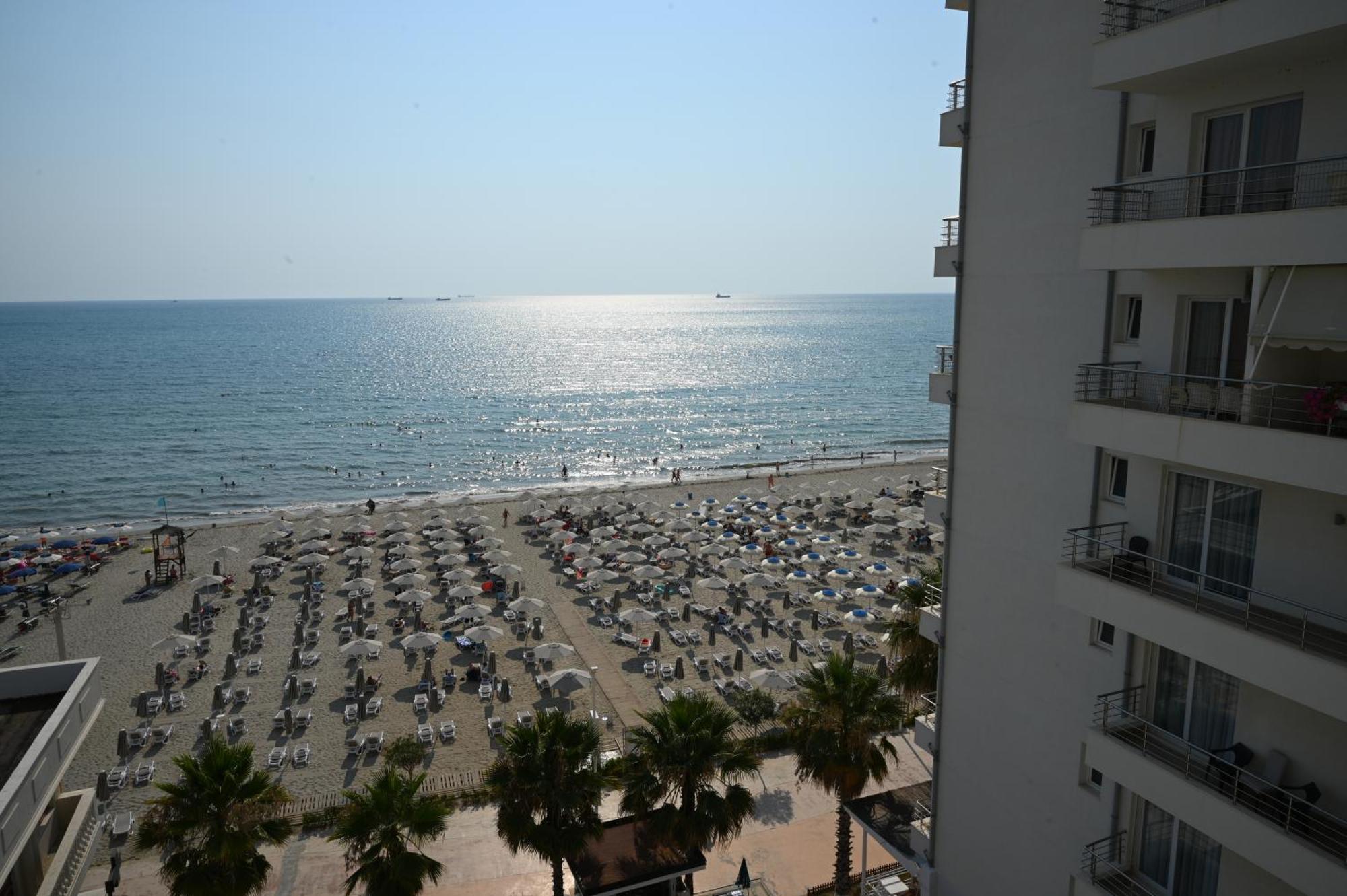 Hotel Rinia 2 Škalngur Esterno foto
