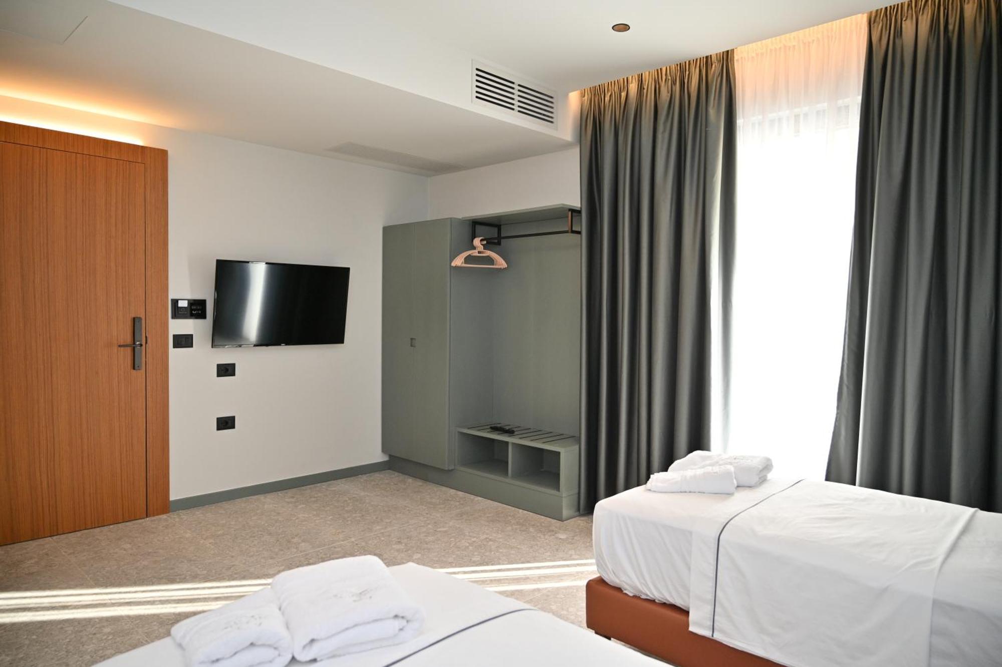 Hotel Rinia 2 Škalngur Esterno foto